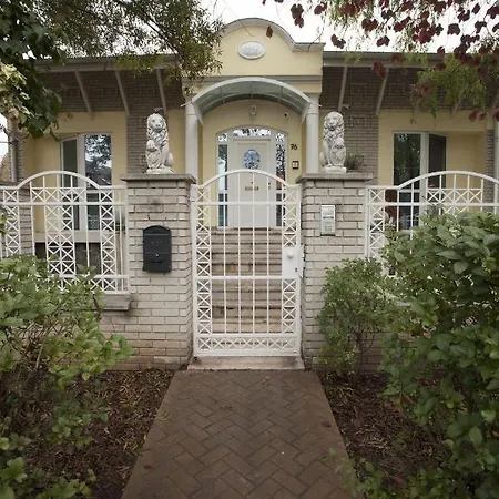 别墅 St. Peter's With Swimming Pool 布达佩斯